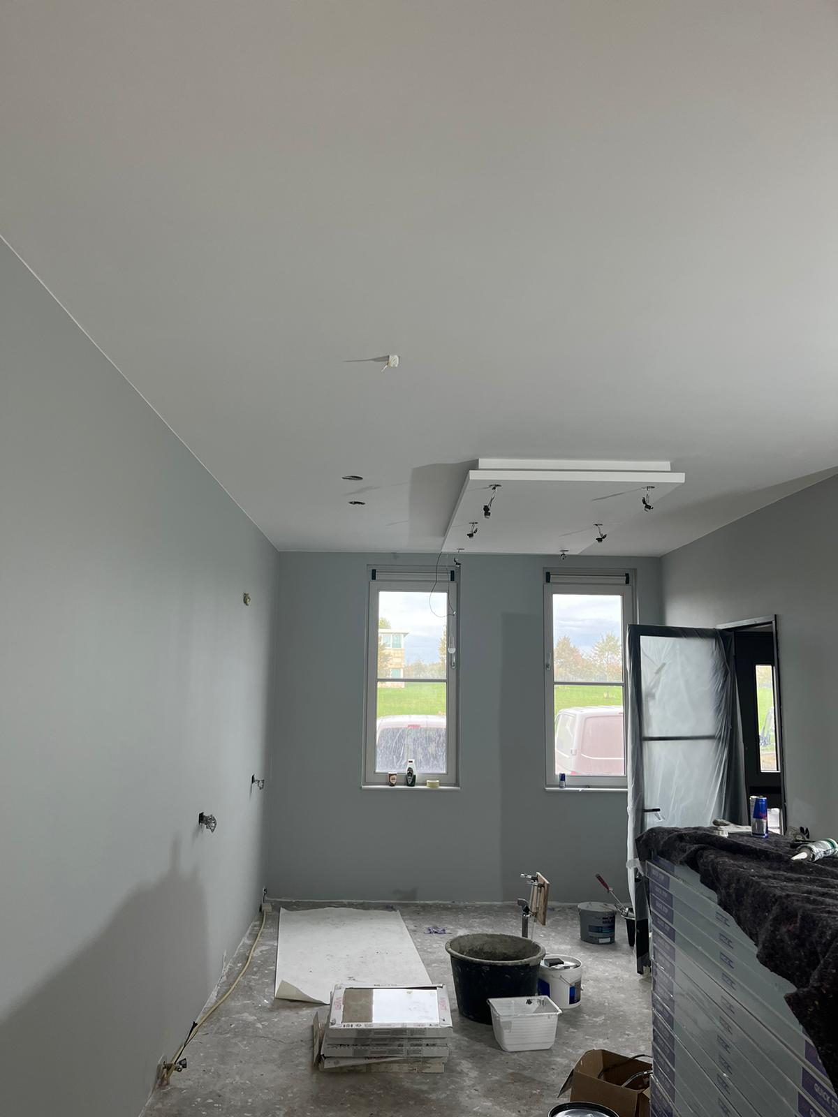 Een kamer dat gestuct wordt